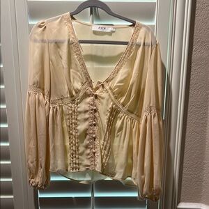 ASTR Women's light yellow Blouse with Lace Accents